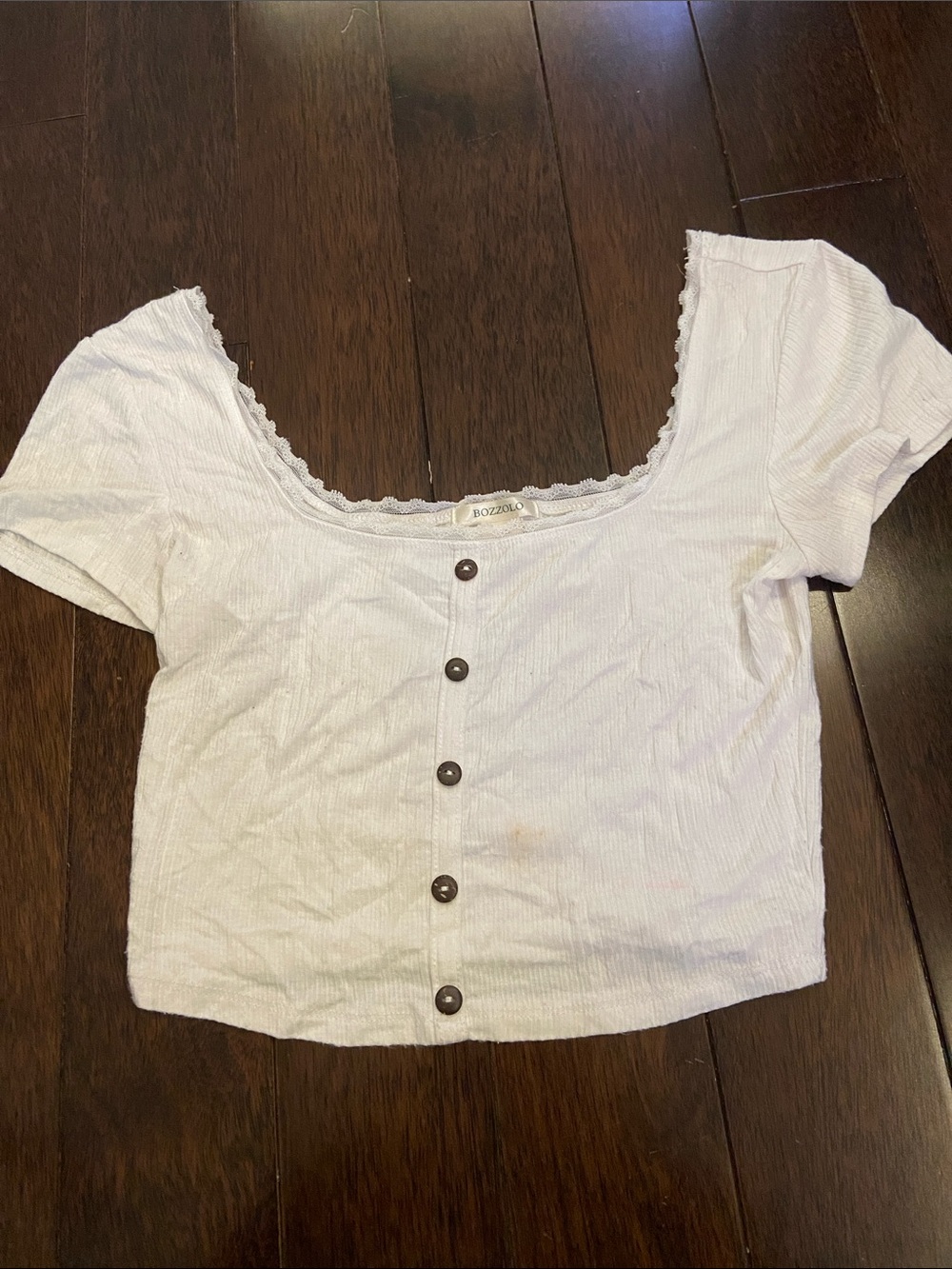 Bozzolo White Scoop Neck Button-Front Crop Top with Scalloped Trim